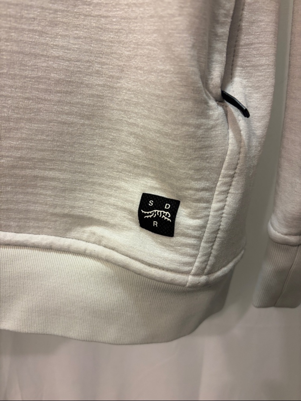Sun Day Red by Tiger Woods. White Hoodie, size Medium - Picture 4 of 5